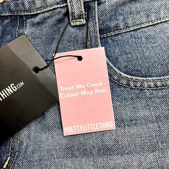 Pretty Little Thing NWT Light Blue Wash Turn Up Hem Short  Size 8 (UK Size 12) - Picture 3 of 7
